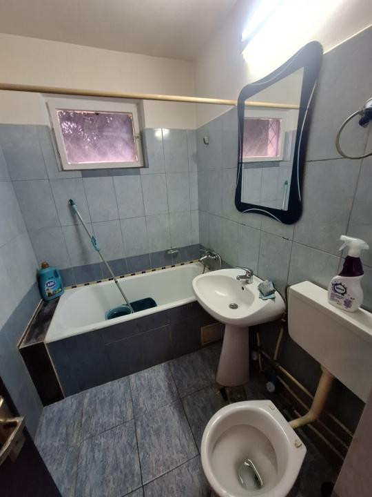 Intim  - Sabroso, apartament 3 camere decomandate, 