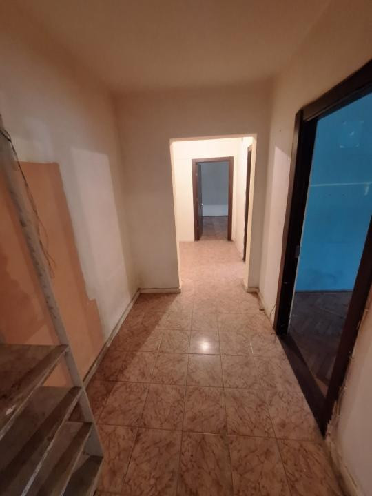 Intim  - Sabroso, apartament 3 camere decomandate, 