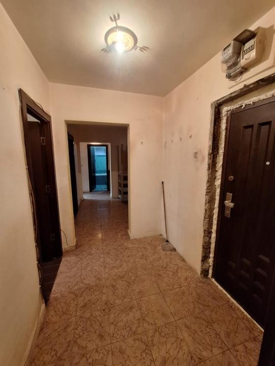 Intim  - Sabroso, apartament 3 camere decomandate, 