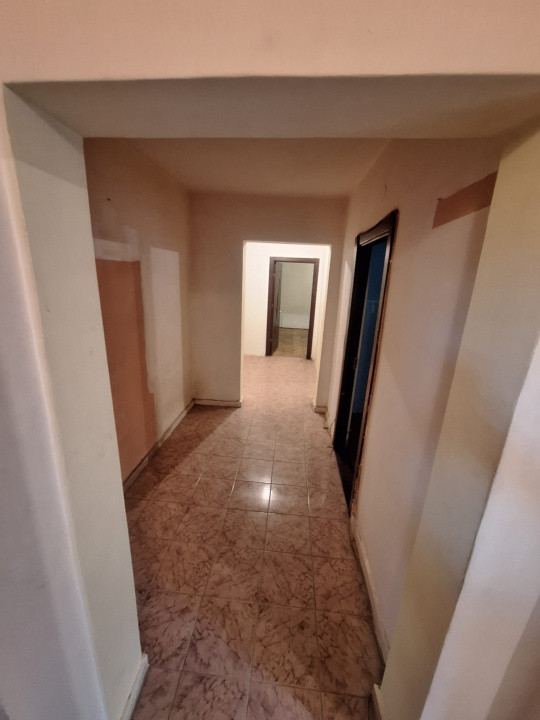 Intim  - Sabroso, apartament 3 camere decomandate, 