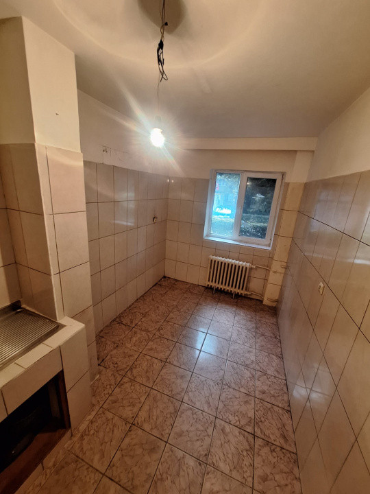 Intim  - Sabroso, apartament 3 camere decomandate, 
