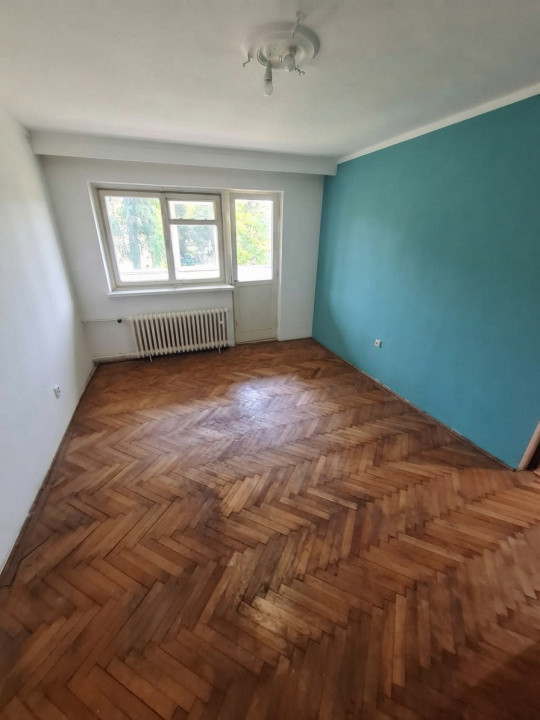 Intim  - Sabroso, apartament 3 camere decomandate, 