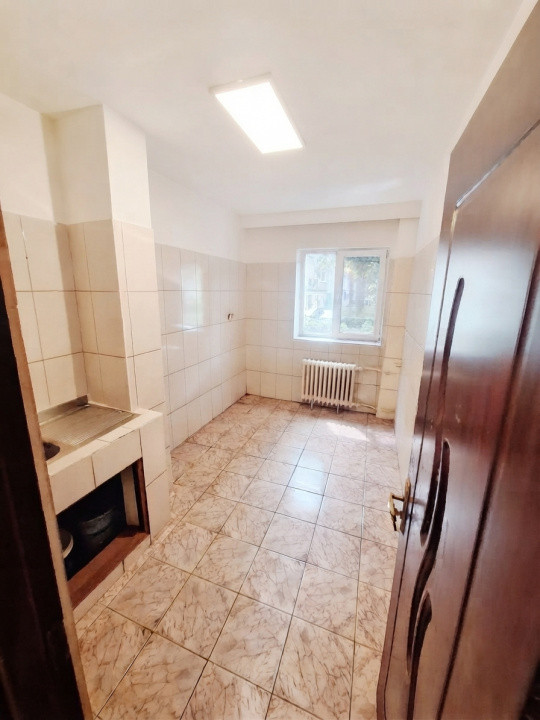 Intim  - Sabroso, apartament 3 camere decomandate, 