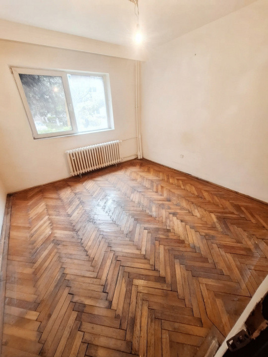 Intim  - Sabroso, apartament 3 camere decomandate, 
