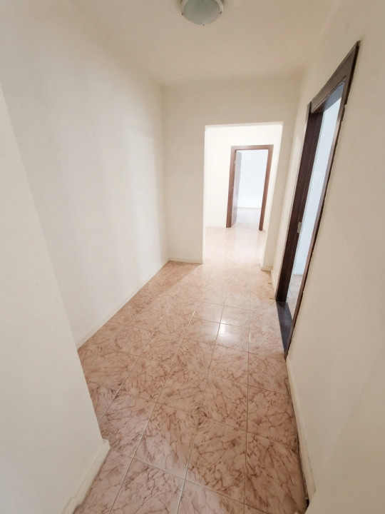 Intim  - Sabroso, apartament 3 camere decomandate, 