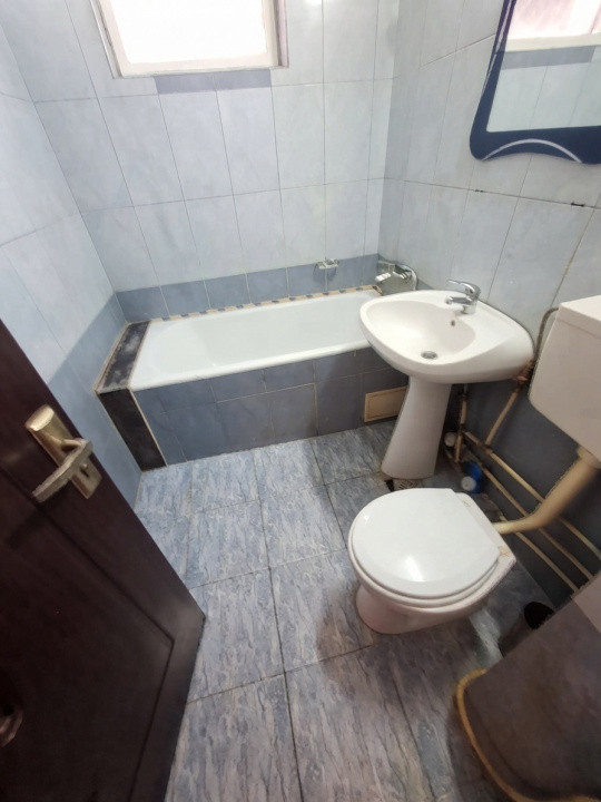 Intim  - Sabroso, apartament 3 camere decomandate, 