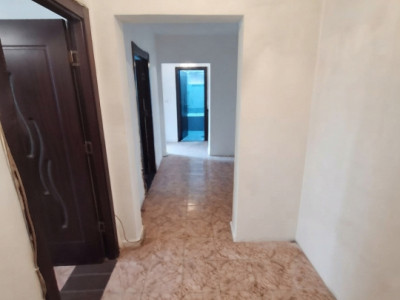 Intim  - Sabroso, apartament 3 camere decomandate, 