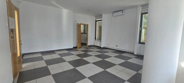 Ultracentral - Bd. Mamaia, spatiu ideal birouri, 252 mp., etaj 1