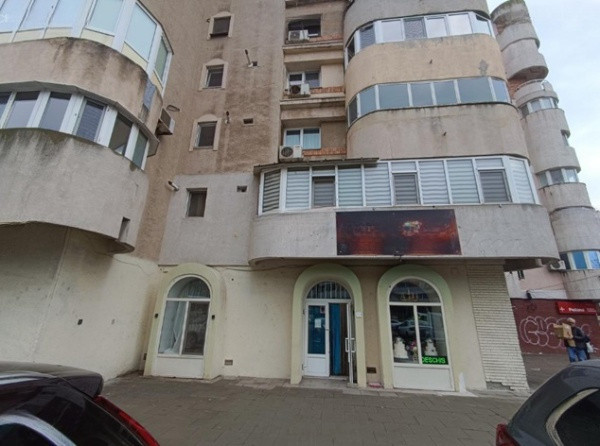  Tomis III , spatiu comercial, 130 mp.
