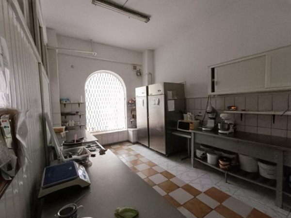  Tomis III , spatiu comercial, 130 mp.