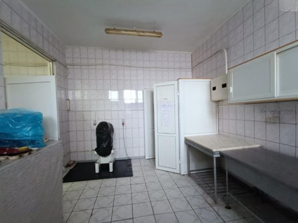  Tomis III , spatiu comercial, 130 mp.