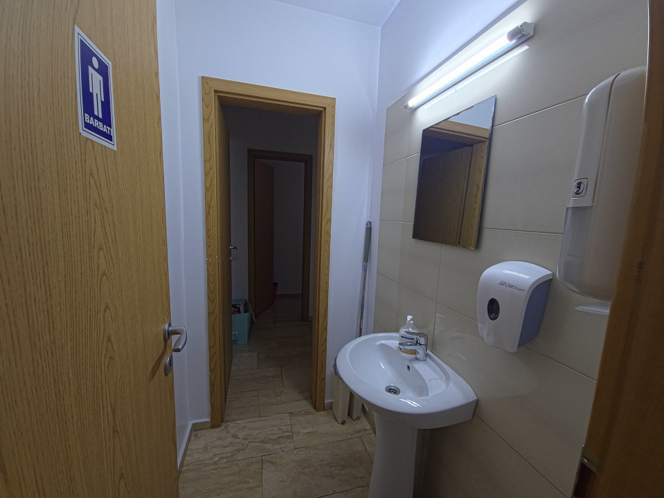 Bd. Mamaia - Delfinariu, spatiu BIROURI PREMIUM,  UTILITATI INCLUSE