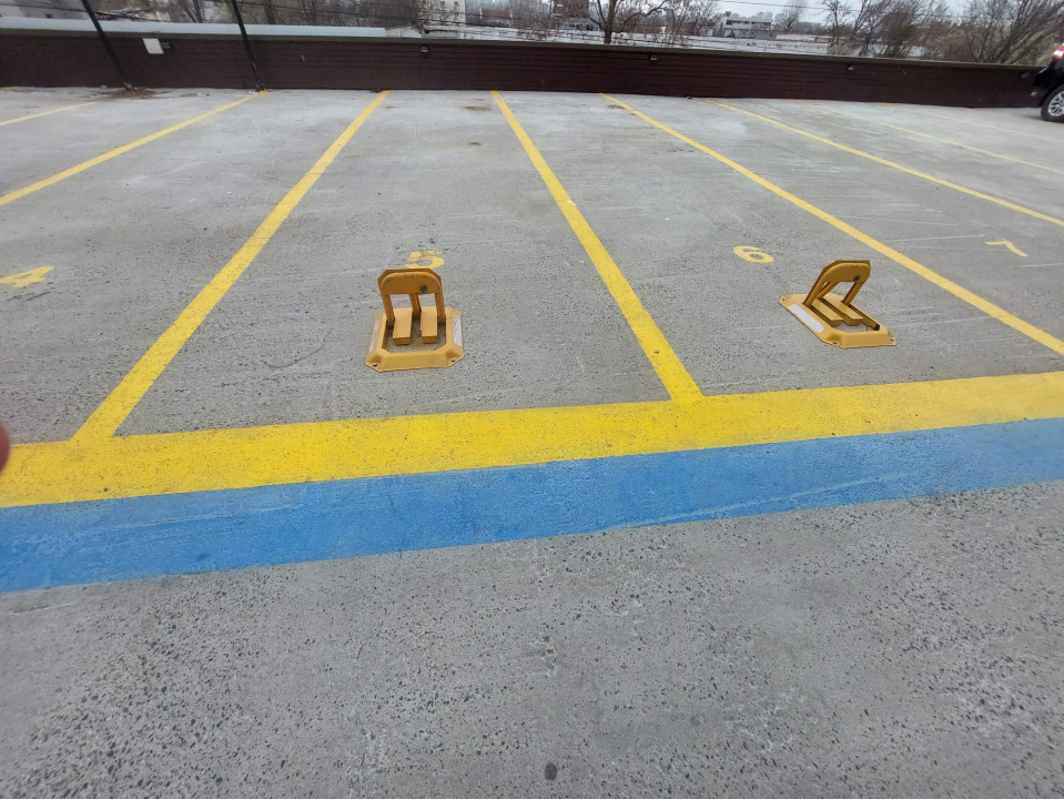 Faleza Nord , spatiu COMERCIAL/BIROURI, 240 mp., 7 locuri de parcare