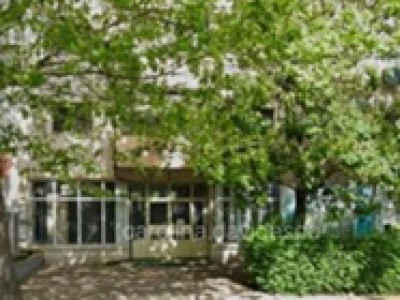 Far , spatiu comercial 105 mp., stradal