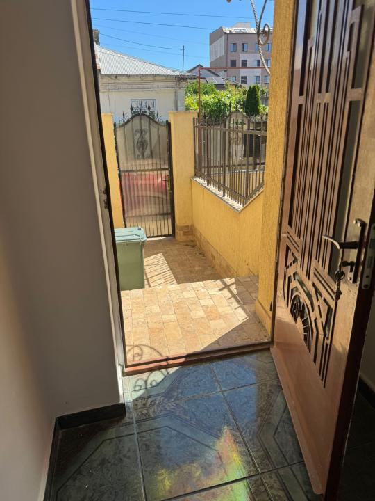 Tomis II, casa individuala 70 mp., 3 camere, curte proprie