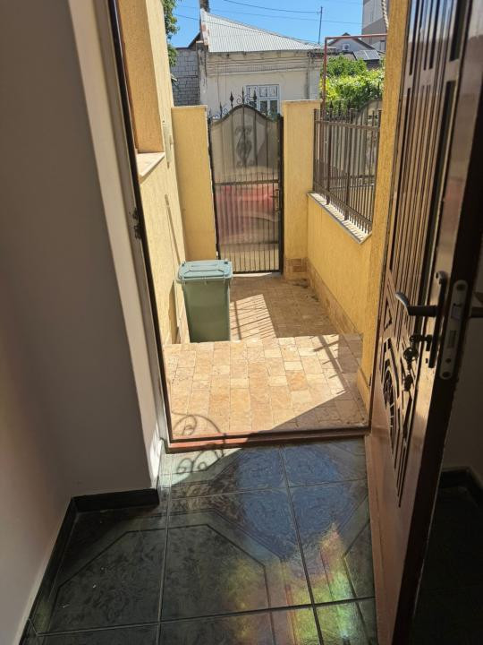 Tomis II, casa individuala 70 mp., 3 camere, curte proprie