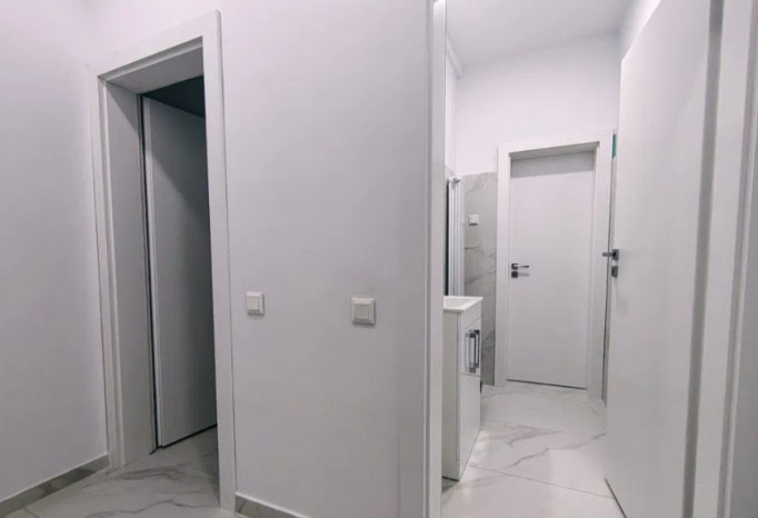 Delfinariu-bd. Mamaia, spatiu birouri 50 mp., posibilitate compartimentare