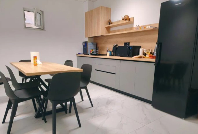 Delfinariu-bd. Mamaia, spatiu birouri 50 mp., posibilitate compartimentare