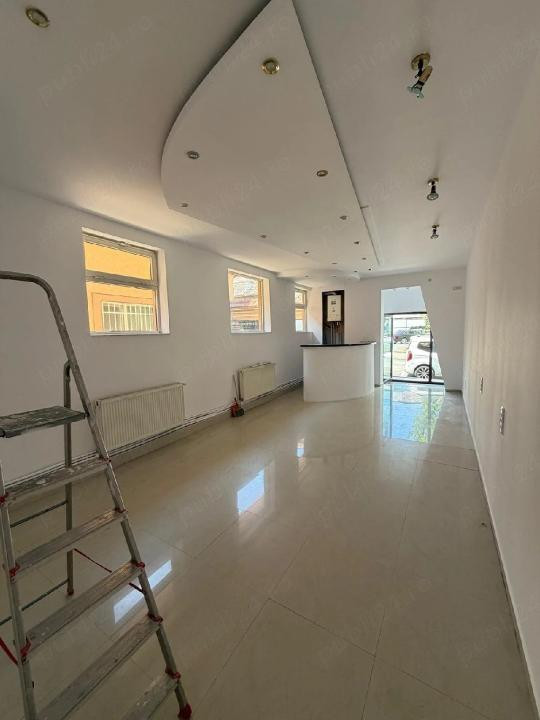 Centru-Bd. Mamaia, cladire ideal cabinete/activ. profesionale, 110 mp.