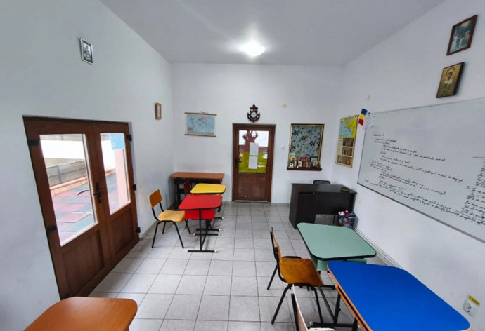 Stadion, imobil generos, ideal birouri/activitati educationale