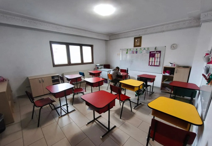Stadion, imobil generos, ideal birouri/activitati educationale