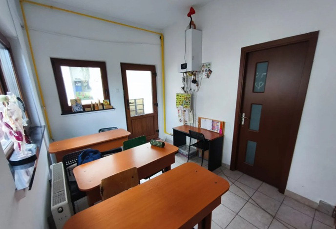 Stadion, imobil generos, ideal birouri/activitati educationale