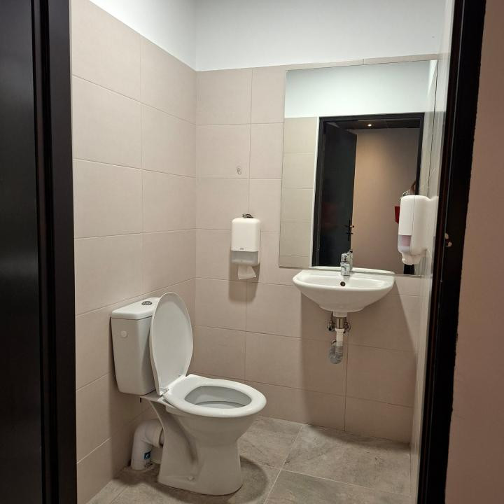 Inel I - str. Soveja, spatiu comercial 78 mp., stradal