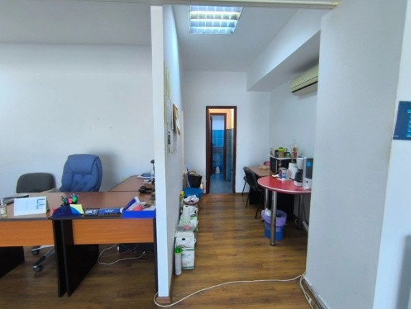 Centru, spatiu birouri, cladire specifica, 50 mp. 