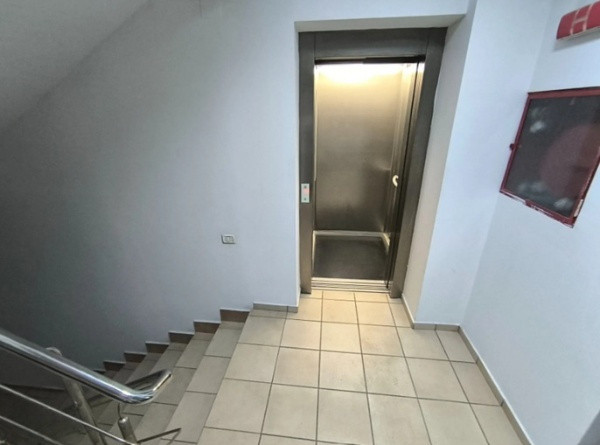 Centru, spatiu birouri, cladire specifica, 50 mp. 
