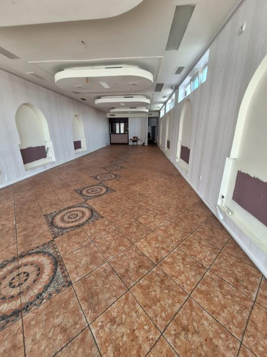 Capitol - bd. Mamaia, spatiu comercial 135 mp.