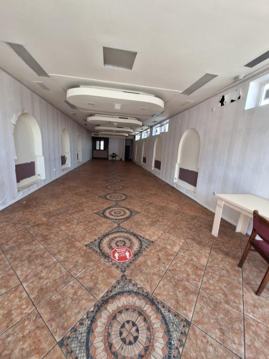Capitol - bd. Mamaia, spatiu comercial 135 mp.