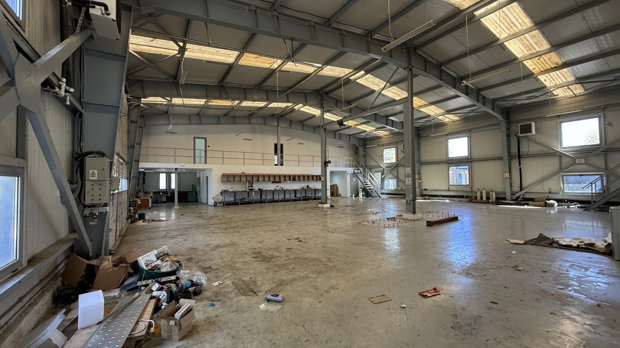 Zona Industriala, hala 800 mp.