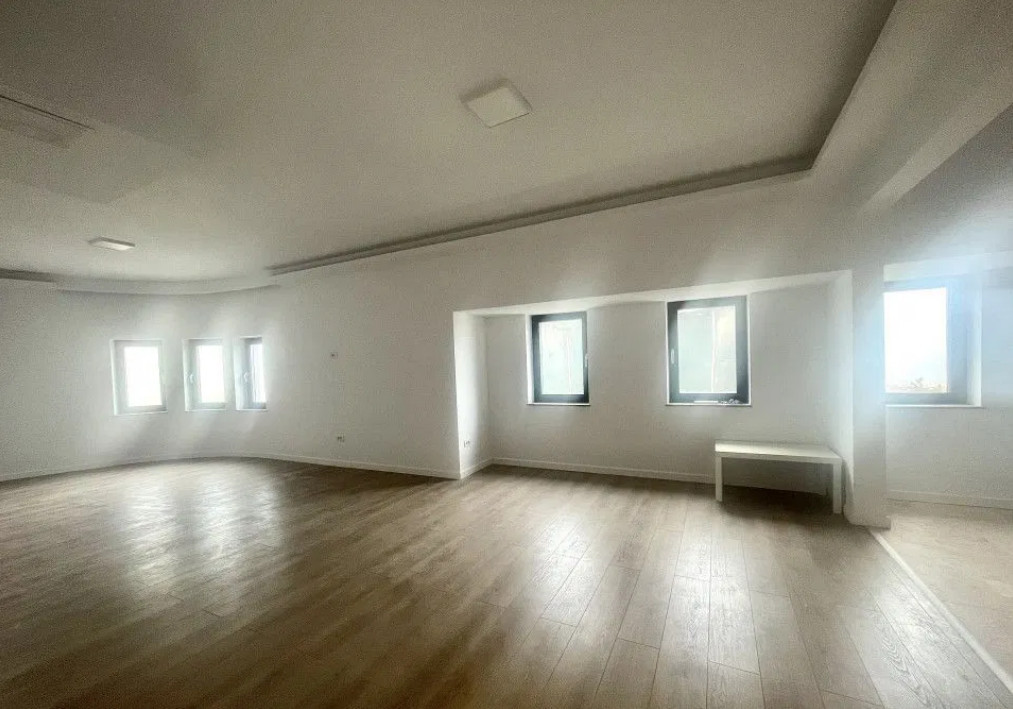 Piata Ovidiu ( Centrul Vechi), spatii IDEAL BIROURI, 50-58 mp.
