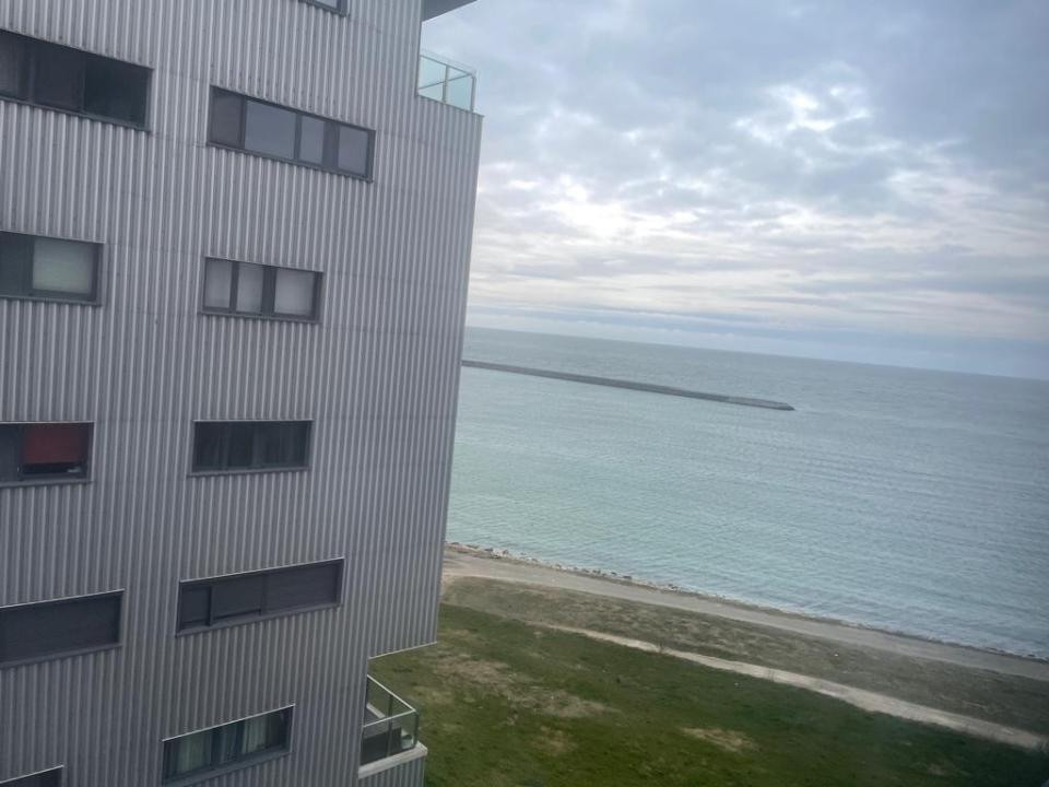 Faleza Nord - Spectrum , 2 camere,  100 mp ., vedere frontala mare