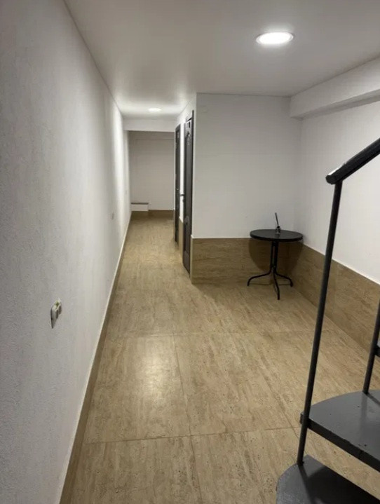 Faleza Nord - Unirii, spatiu amenajat, 65 mp.