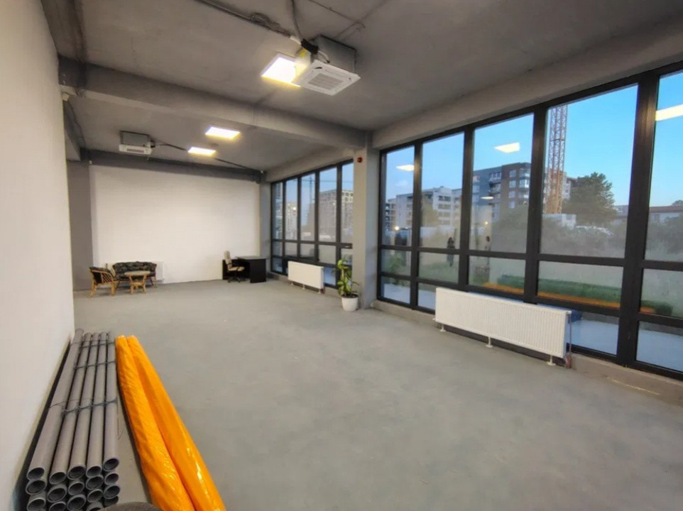 Palazu Mare, spatiu 380 mp., parter,  curte 200 mp.