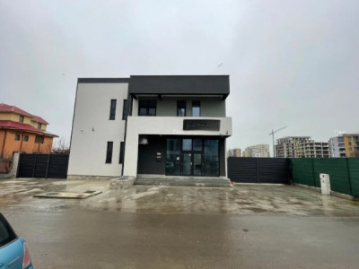 Palazu Mare, spatiu 400 mp., etaj 1, curte 200 mp.