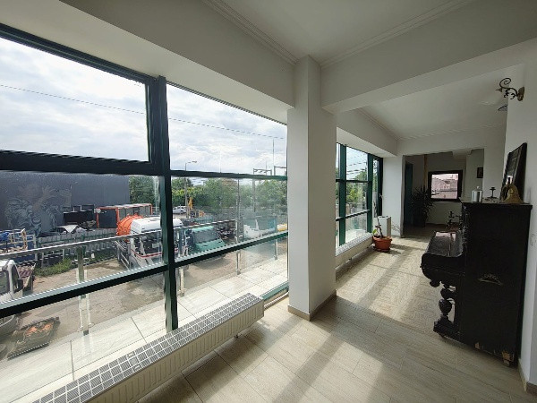 Zona Industriala , imobil 1.000 mp., platforma betonata 900 mp., gaze