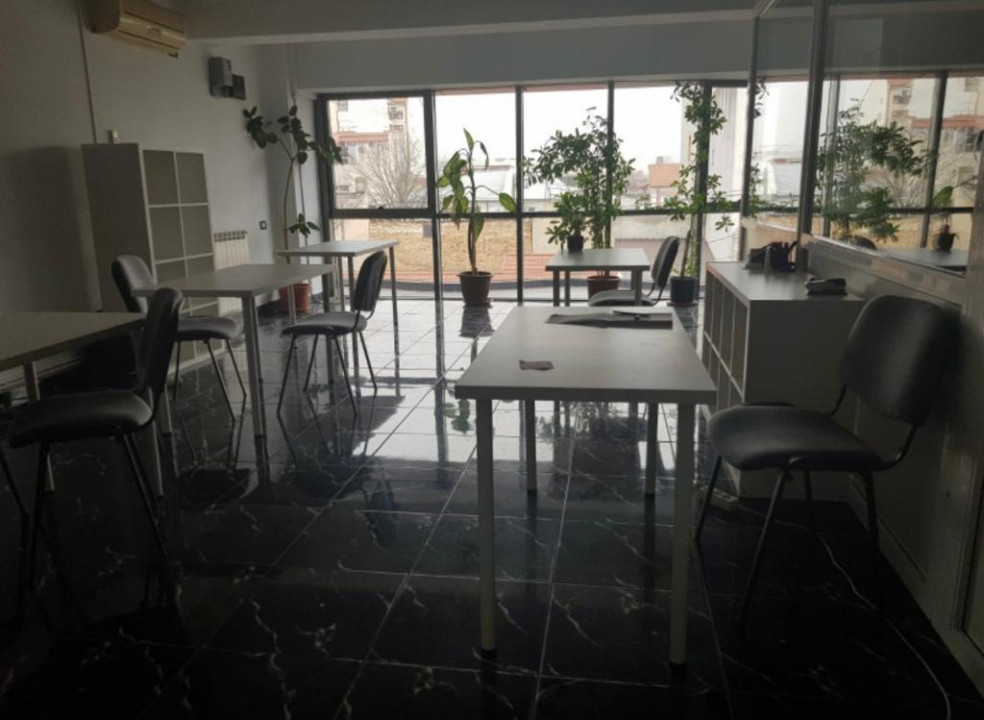 Ultracentral, spatiu IDEAL BIROURI/SERVICII, 320 mp.