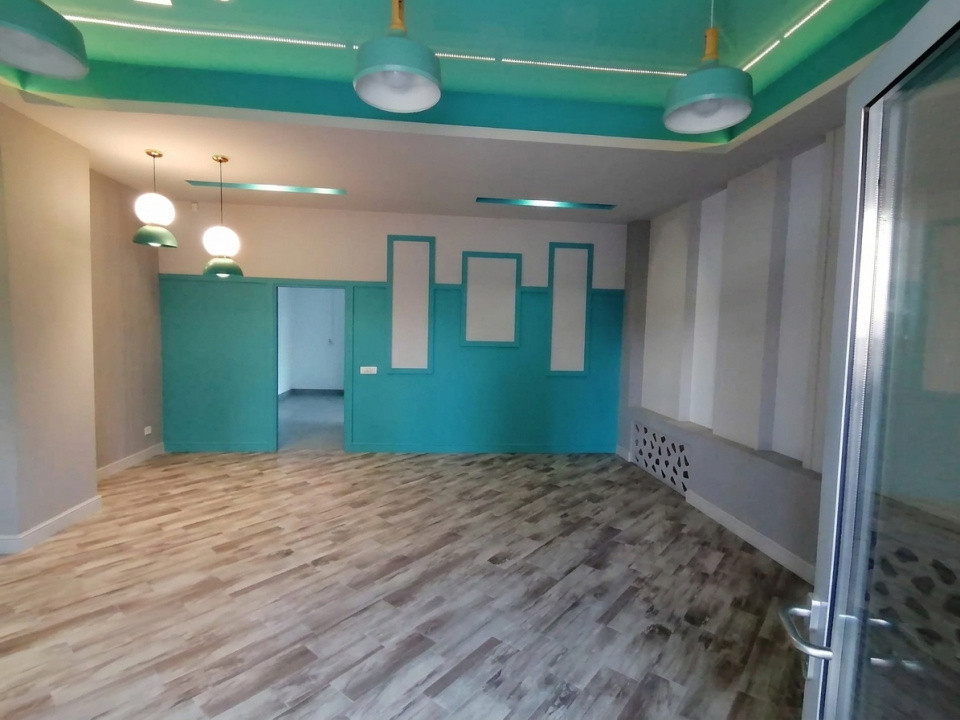 Victoria, SPATIU COMERCIAL din constructie, 90 mp., amenajat