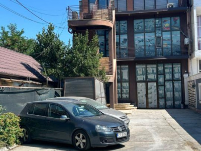 Aurel Vlaicu, spatiu comercial P+1, 375 mp., curte  250 mp.
