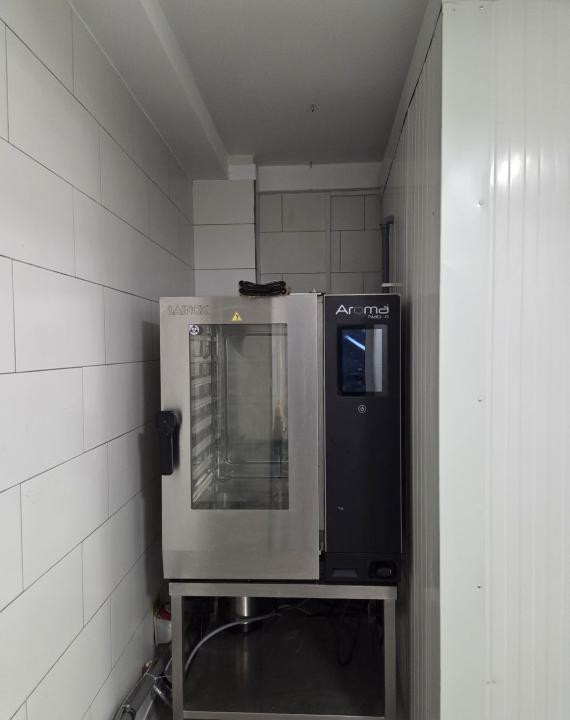 Ultracentral, spatiu ideal HoReCa, echipat, mobilat, terasa functionala