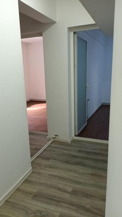 Tomis III, spatiu comercial 68 mp., bine pozitionat, intrare stradala.