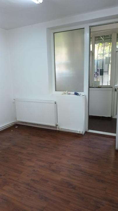 Tomis III, spatiu comercial 68 mp., bine pozitionat, intrare stradala.