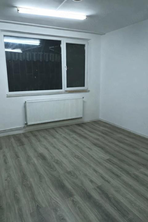 Tomis III, spatiu comercial 68 mp., bine pozitionat, intrare stradala.