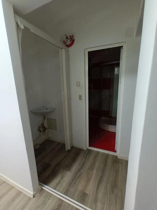Tomis III, spatiu comercial 68 mp., bine pozitionat, intrare stradala.