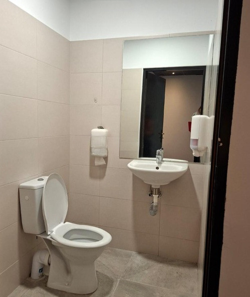 Soveja, spatiu comercial 70 mp., 2 cai de acces