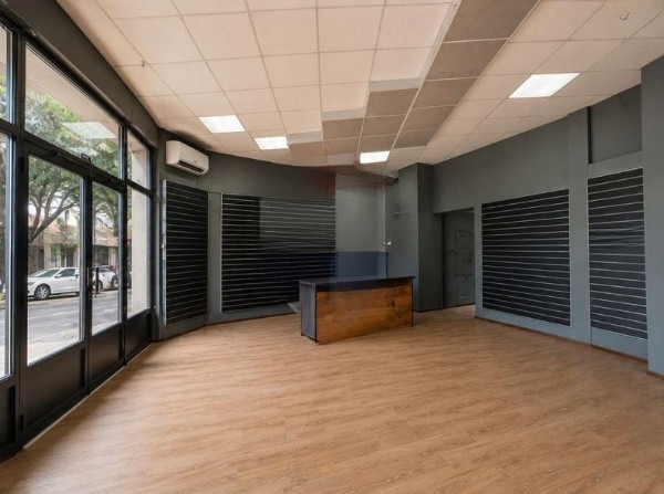 Faleza Nord, spatiu comercial din constructie 158 mp. rampa, curte 52 mp.