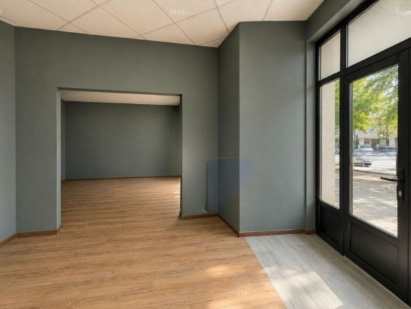 Faleza Nord, spatiu comercial din constructie 158 mp. rampa, curte 52 mp.