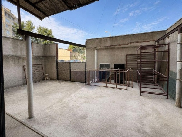 Faleza Nord, spatiu comercial din constructie 158 mp. rampa, curte 52 mp.